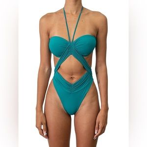 NWT RIOT SWIM ONE PIECE 🩵